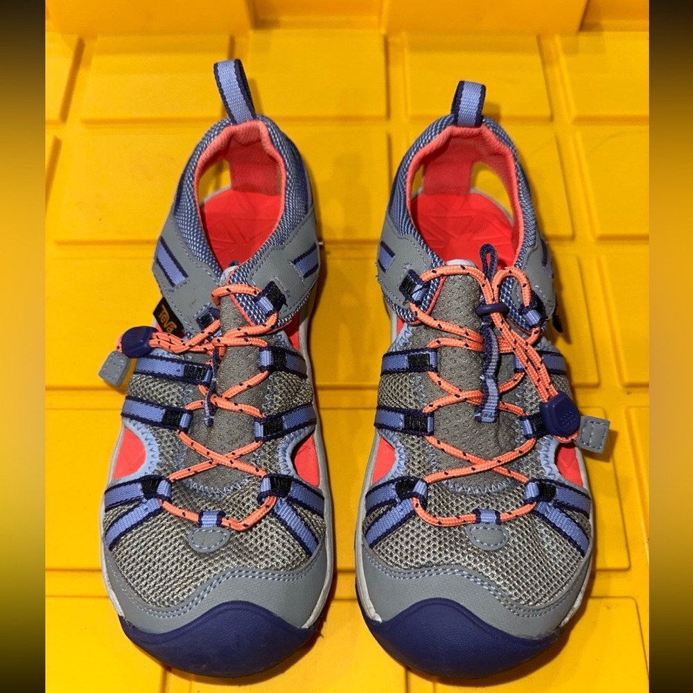Teva sandals size 1